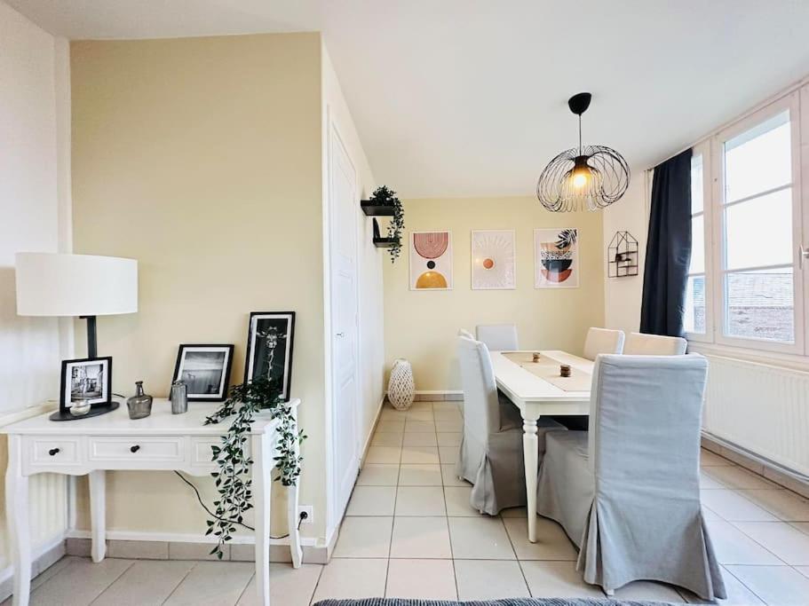 Maison Des Chenizelles Laon Extérieur photo